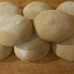 A picture of Soft sandwich rolls.