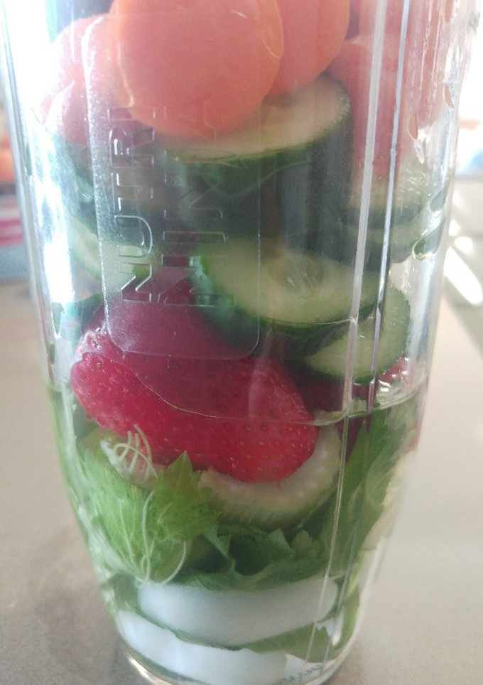 A picture of Celery strawberries carrot.