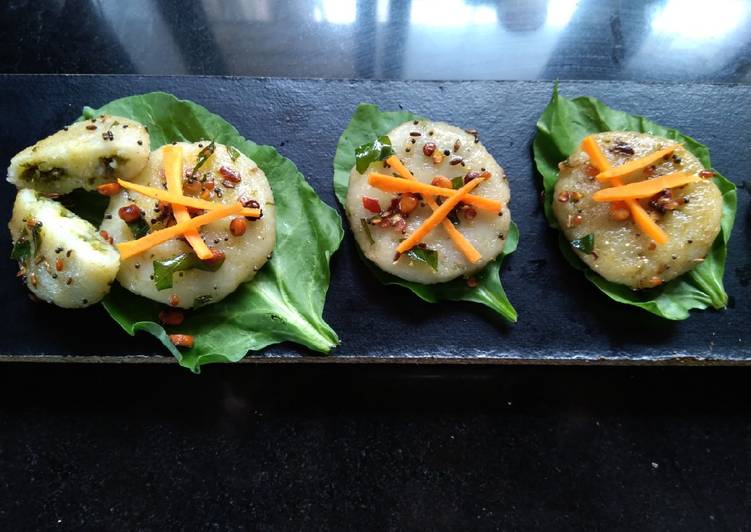 Easiest Way to Make Super Quick Homemade Steamed stuffed sooji pattice