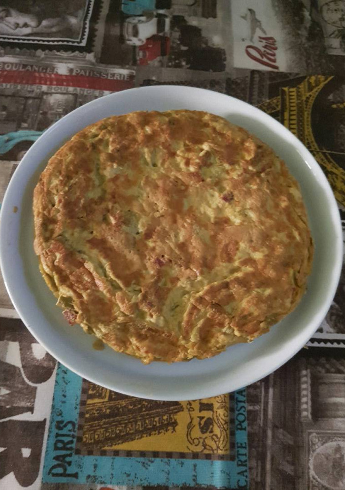 Una foto de Tortilla de espárragos con jamón