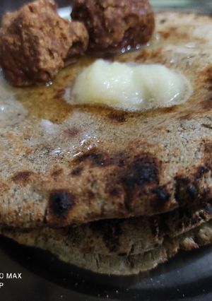 बाजरे की रोटी (Bajre ki roti recipe in Hindi) रेसिपी मुख्य फोटो