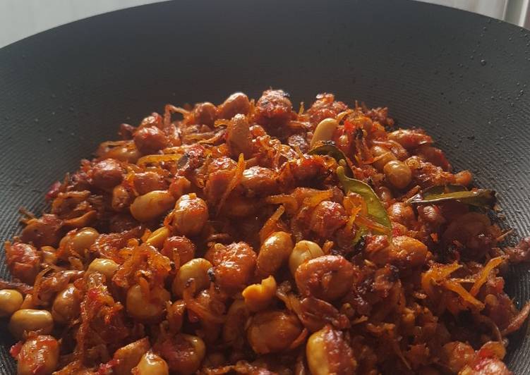 Recipe of Homemade Teri kacang pedas manis (spicy anchovy peanut)
