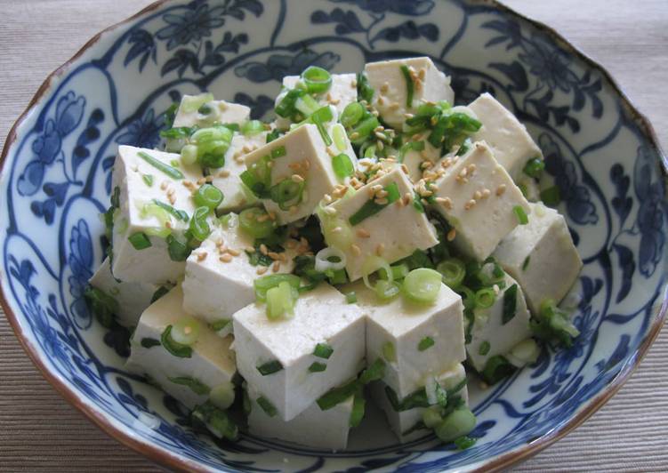 Simple Way to Prepare Ultimate Spring Onion &amp; Tofu Garlic Salad