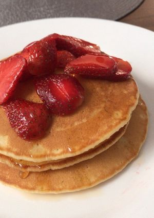 Foto resep Pancake strawberry with maple sirup