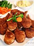 ซี่โครงแกะชุบเกล็ดขนมปังทอด และมันบด