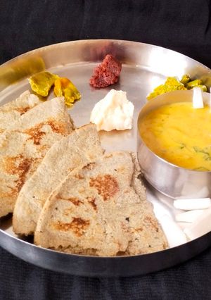મૂળા ની કઢી (Mooli Kadhi Recipe In Gujarati) રેસીપી મુખ્ય ફોટો