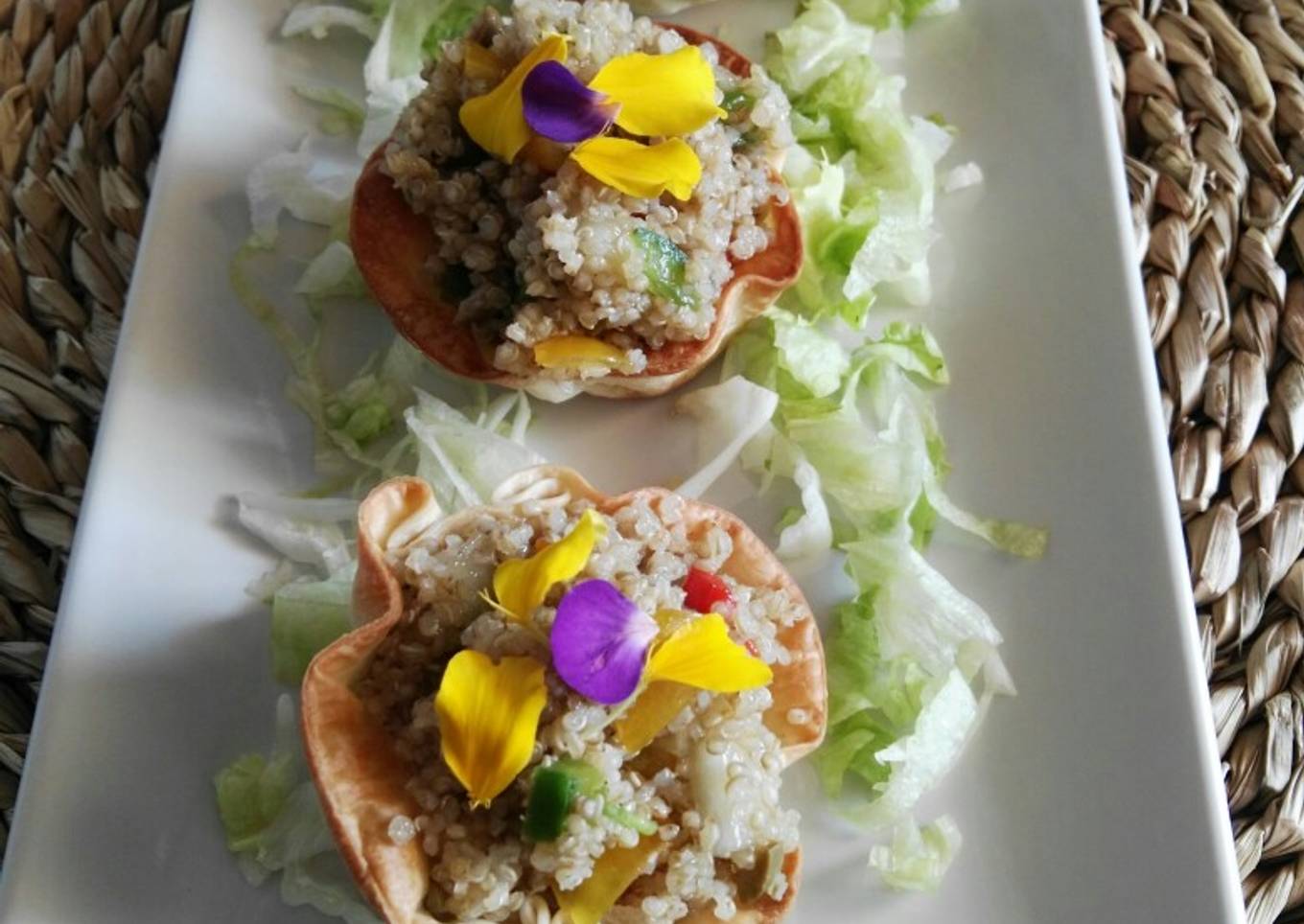 Cestas de ensalada de quinoa