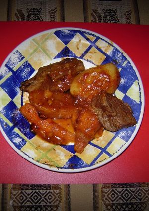 Una foto de Estofado de carne con vegetales