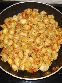 மசாலா மக்ரோனி செய்முறை முக்கிய புகைப்படம்