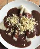 Enfrijoladas de aguacate