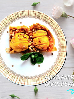 A picture of Apple almond tart.