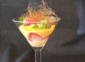 Una foto de Crema pastelera en copas fácil y rápido
