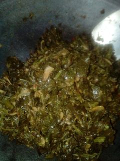 Foto resep 11. Oseng daun singkong rebon