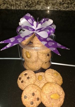 A picture of Strawberry Oats Cookies.