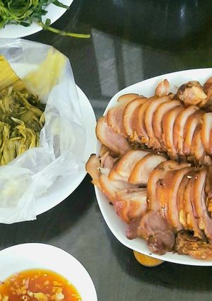 Hình của món Chân giò hầm thảo mộc.