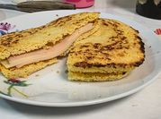 Una foto de pan keto sarten