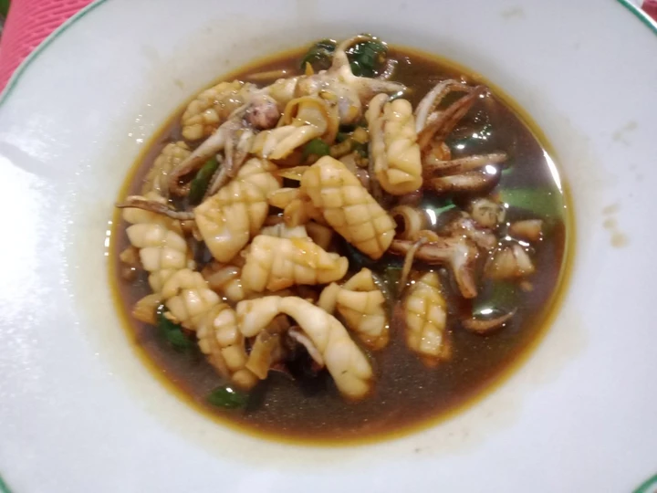 Cara Mudah Membikin Resep Cumi saus tiram cabai hijau yang Lezat Sekali Anti Ribet, Lezat