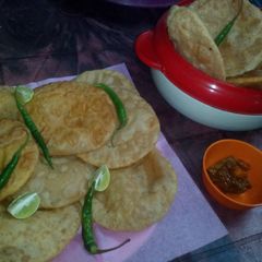 A picture of Bihari dal puri.