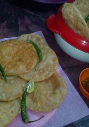A picture of Bihari dal puri.