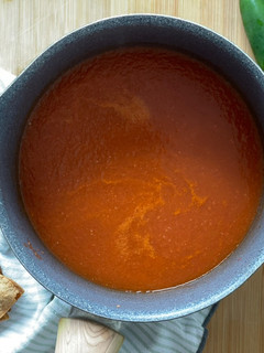 Una foto de Salsa para chilaquiles rojos muy fácil