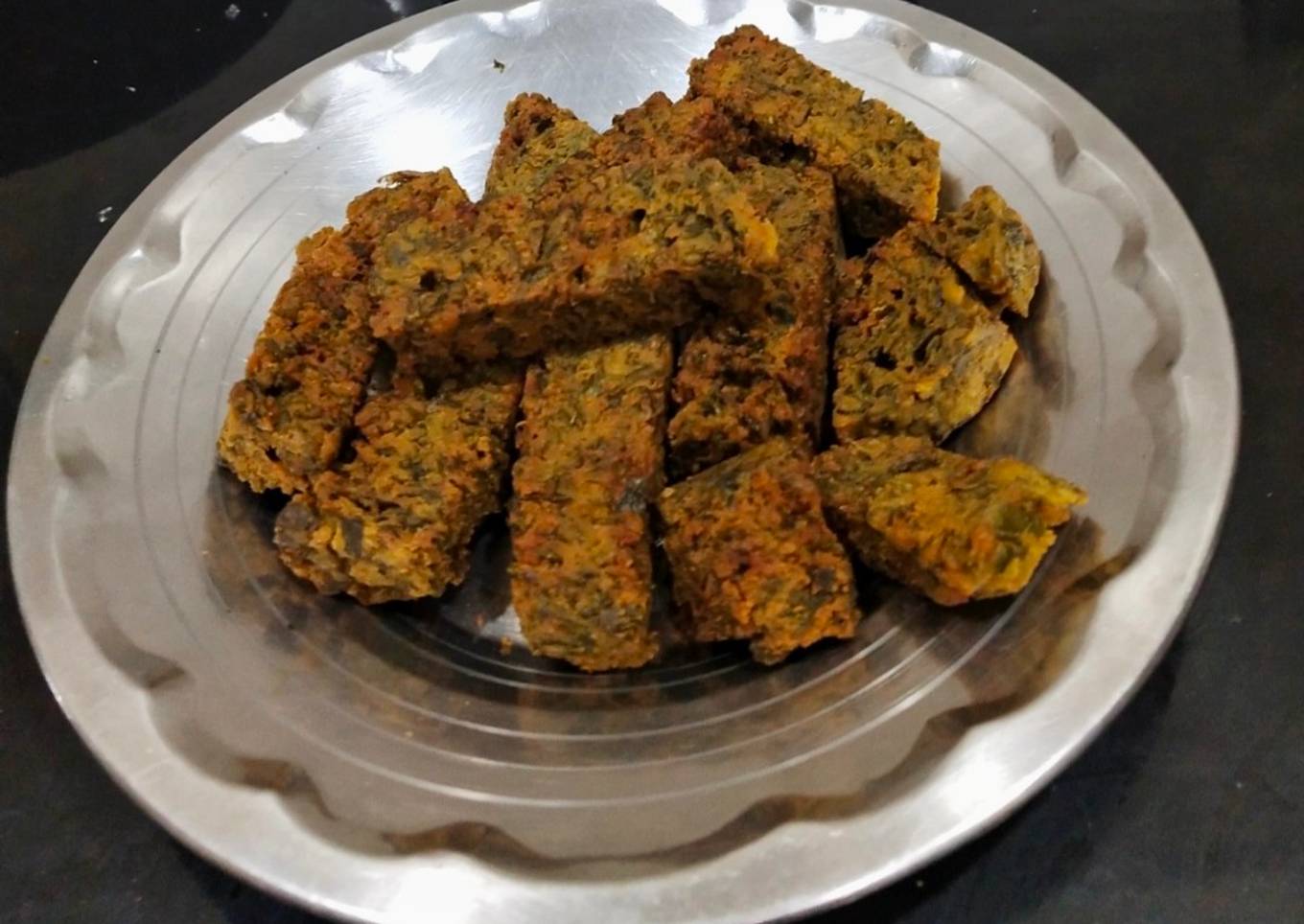 Kothimbir Vadi