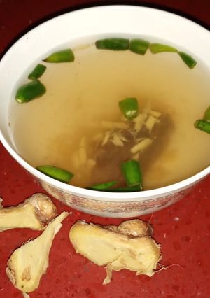 अदरक का पानी (Adrak Ka pani recipe in Hindi) रेसिपी मुख्य फोटो