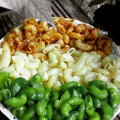 A picture of Tri-colour macroni.