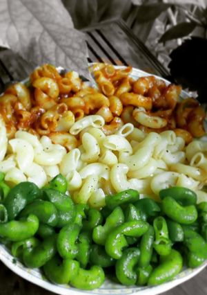 A picture of Tri-colour macroni.