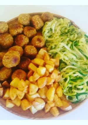 Une photo de Croquettes de lentilles de corail et ses spaghettis de courgette