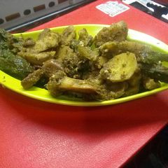 A picture of Seyal bhindi.