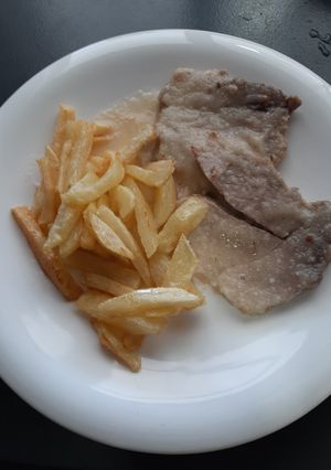 Una foto de Codillo asado en salsa