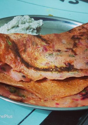 A picture of Beetroot Uttapam.