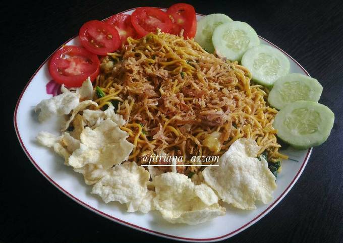 Langkah Mudah untuk Menyiapkan Mie goreng basah ala bunda azzam yang Lezat Sekali