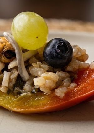 Una foto de Tomates Rosa Rellenos de Ensaladilla de Arroz