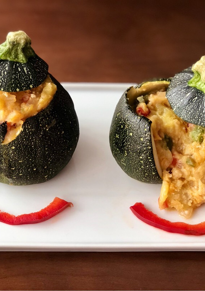 Una foto de Calabacines rellenos de bacalao y verduras