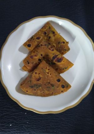 ઘઉંના મેથી વાળા થેપલા (Wheat Methi Thepla Recipe in Gujarati) રેસીપી મુખ્ય ફોટો