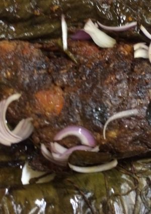 A picture of Karimeen Pollichathu.
