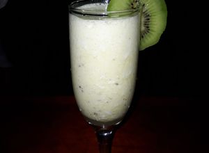 Una foto de Cóctel de kiwi (kizzwy)