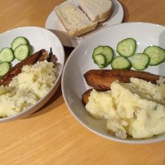 A picture of Mackerel and mash.