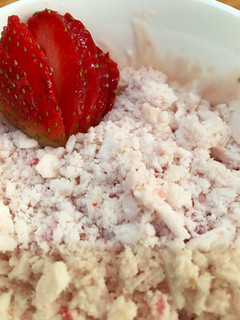Foto resep 1. Es Krim Strawberry UHT Dancow Maizena