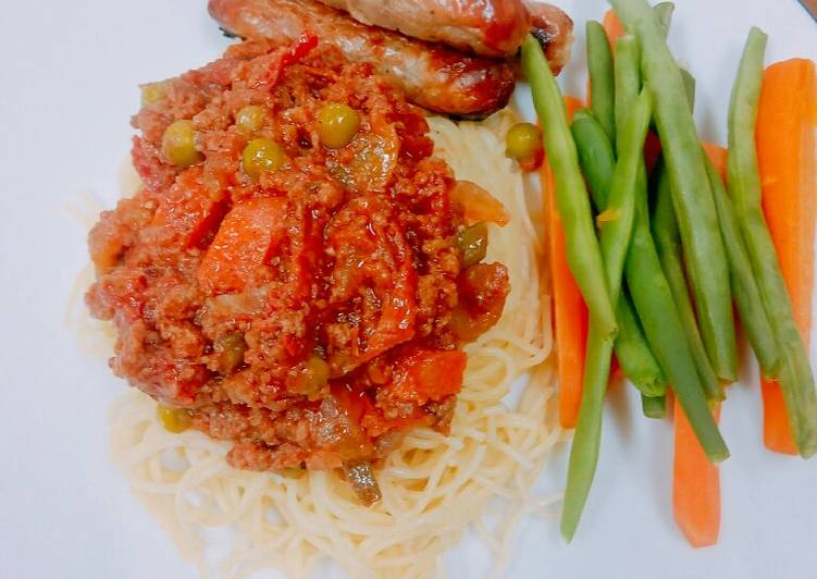 Recipe of Homemade Spaghetti bolognese with sausages - Abujamoms