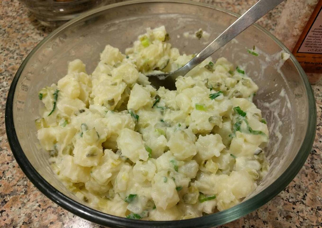 Simple and refreshing potato salad - vegan