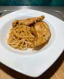 Spaghetti con salsa de jitomate y pechugas de pollo a la @jauregrill