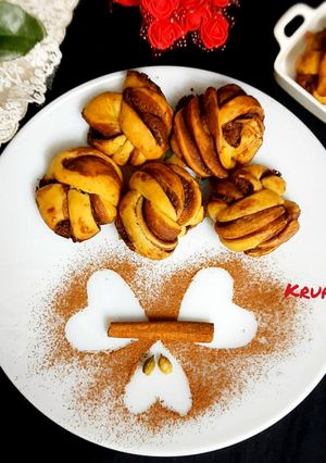 A picture of Spiced Nutella rolls (no oven, no yeast).