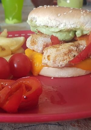 Une photo de Burger poulet guacamole