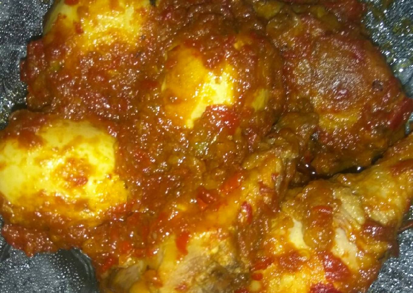 Langkah Mudah untuk Menyiapkan Ayam telur bumbu sambal yang Lezat