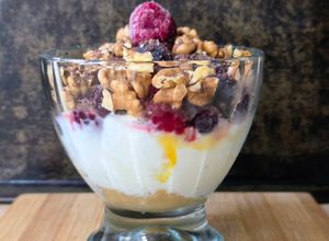 Una foto de Copa saludable de yogur natural entero 🍹