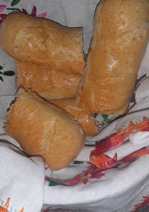 Una foto de Pan rústico natural baguette
