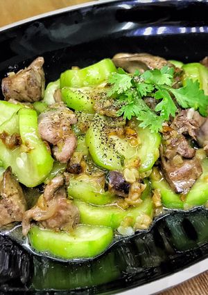 Hình của món Lòng gà xào mướp.