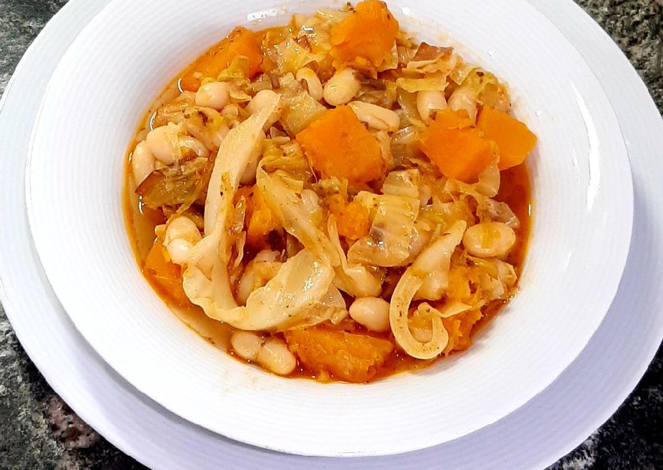 Alubias con puerro, calabaza y repollo